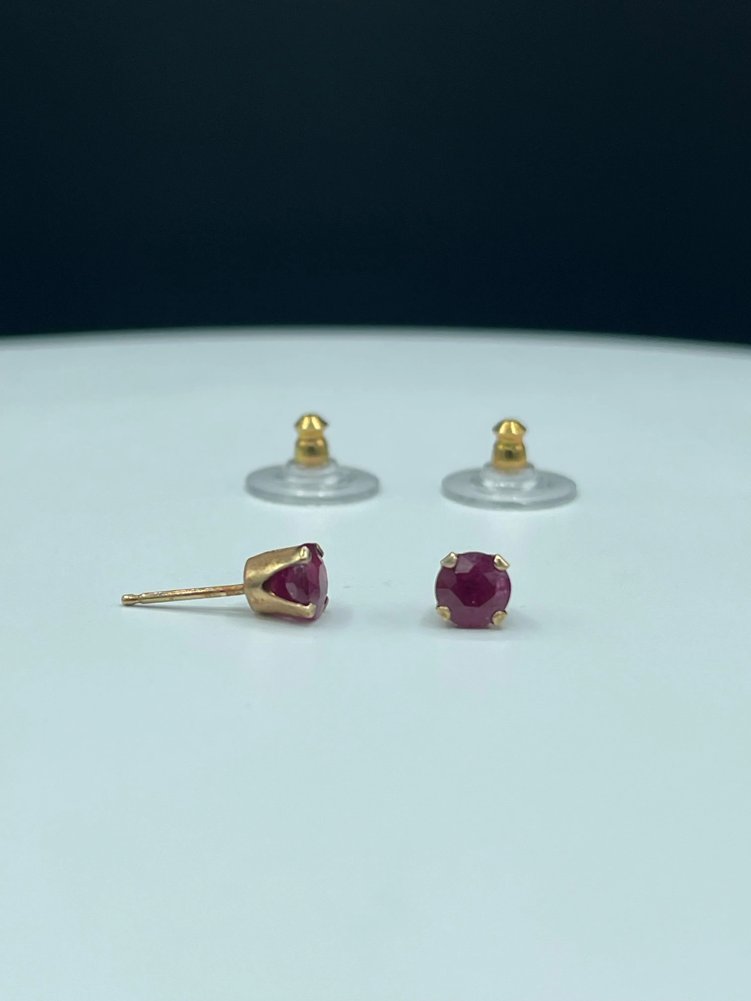 1.65 Carat Natural Ruby 14k Yellow Gold Stud Earrings