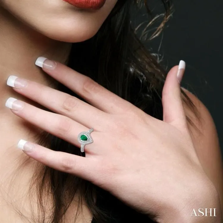 6x4 MM Pear Shape Emerald and 1/6 ctw Round Cut Diamond Ring in 14K White Gold