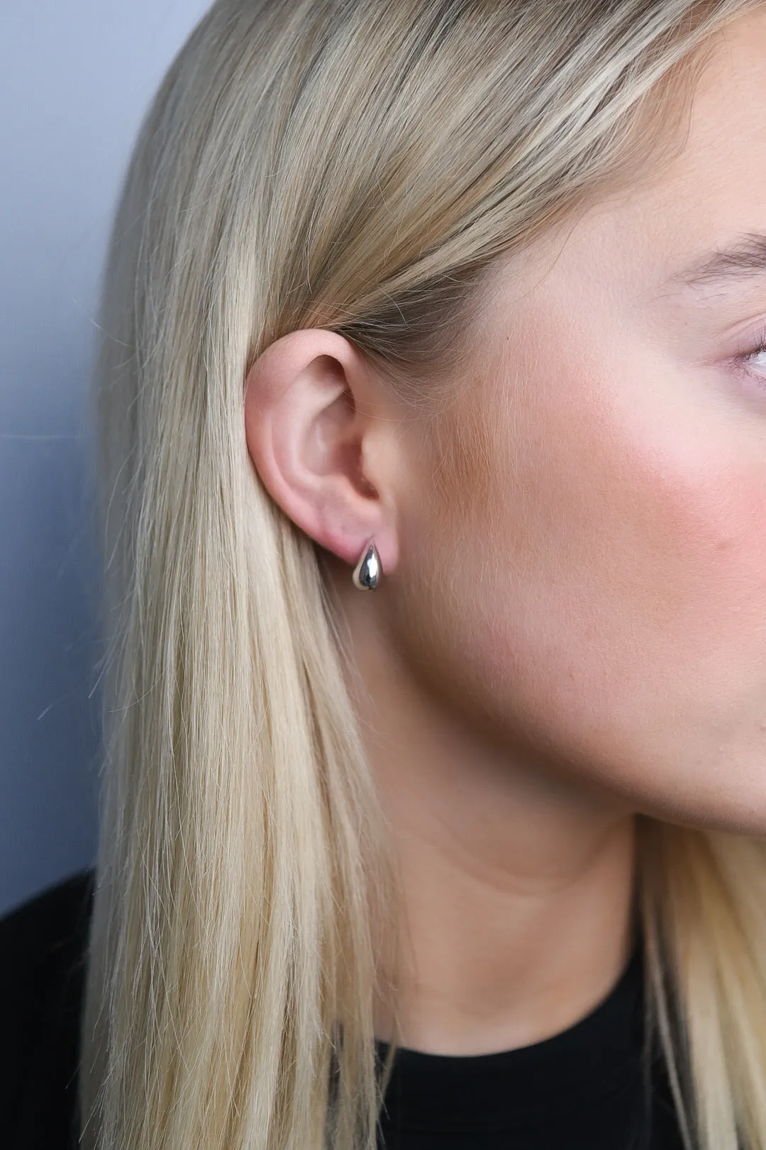 9ct White Gold Petite Teardrop Earrings