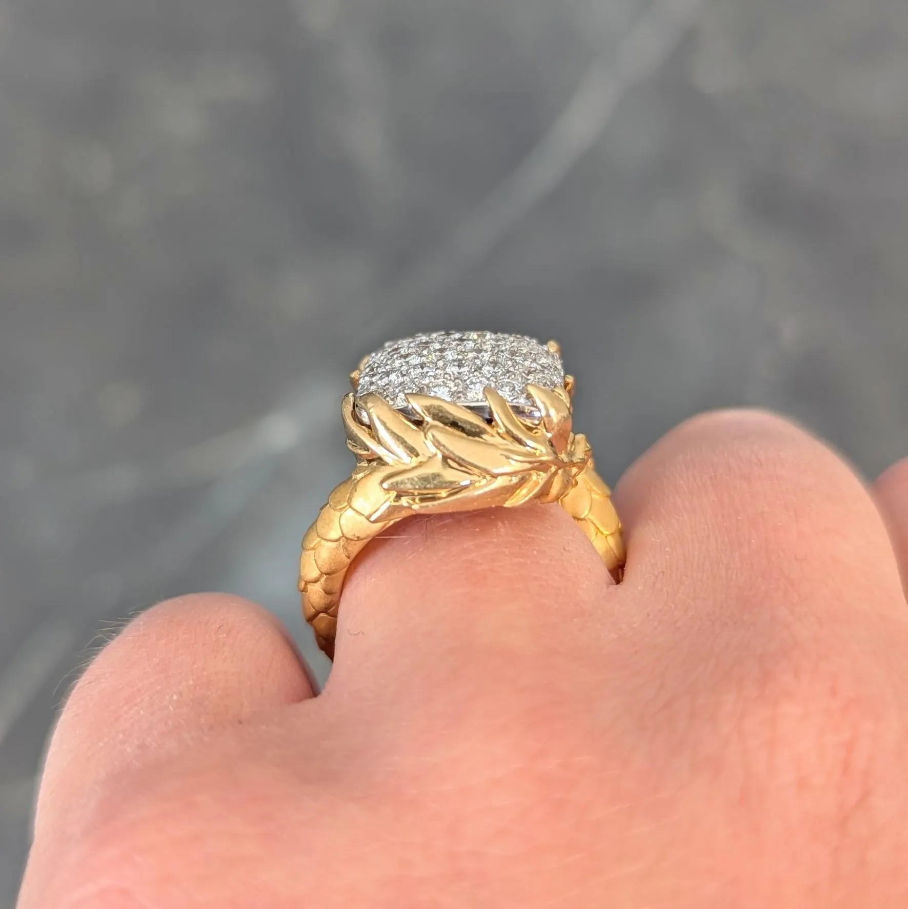 Carrera y Carrera 1.25 CTW Diamond 18 Karat Two-Tone Gold Contemporary Pavé Bypass Dragon Ring