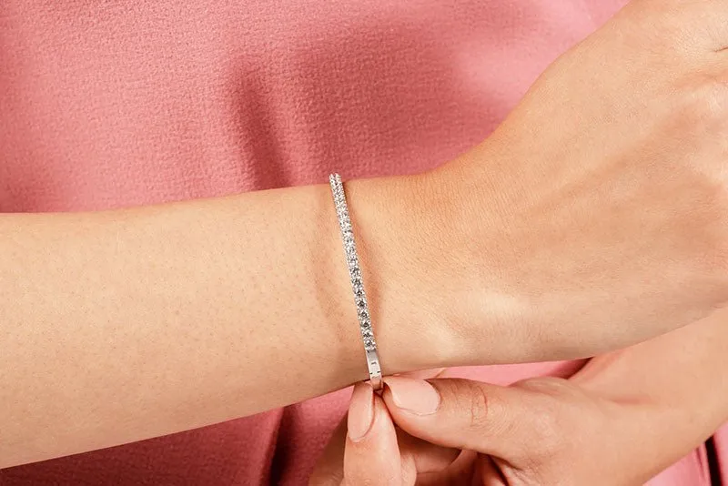 Classic Diamond Bangle with 0.98 ct.(finished) 1.8mm