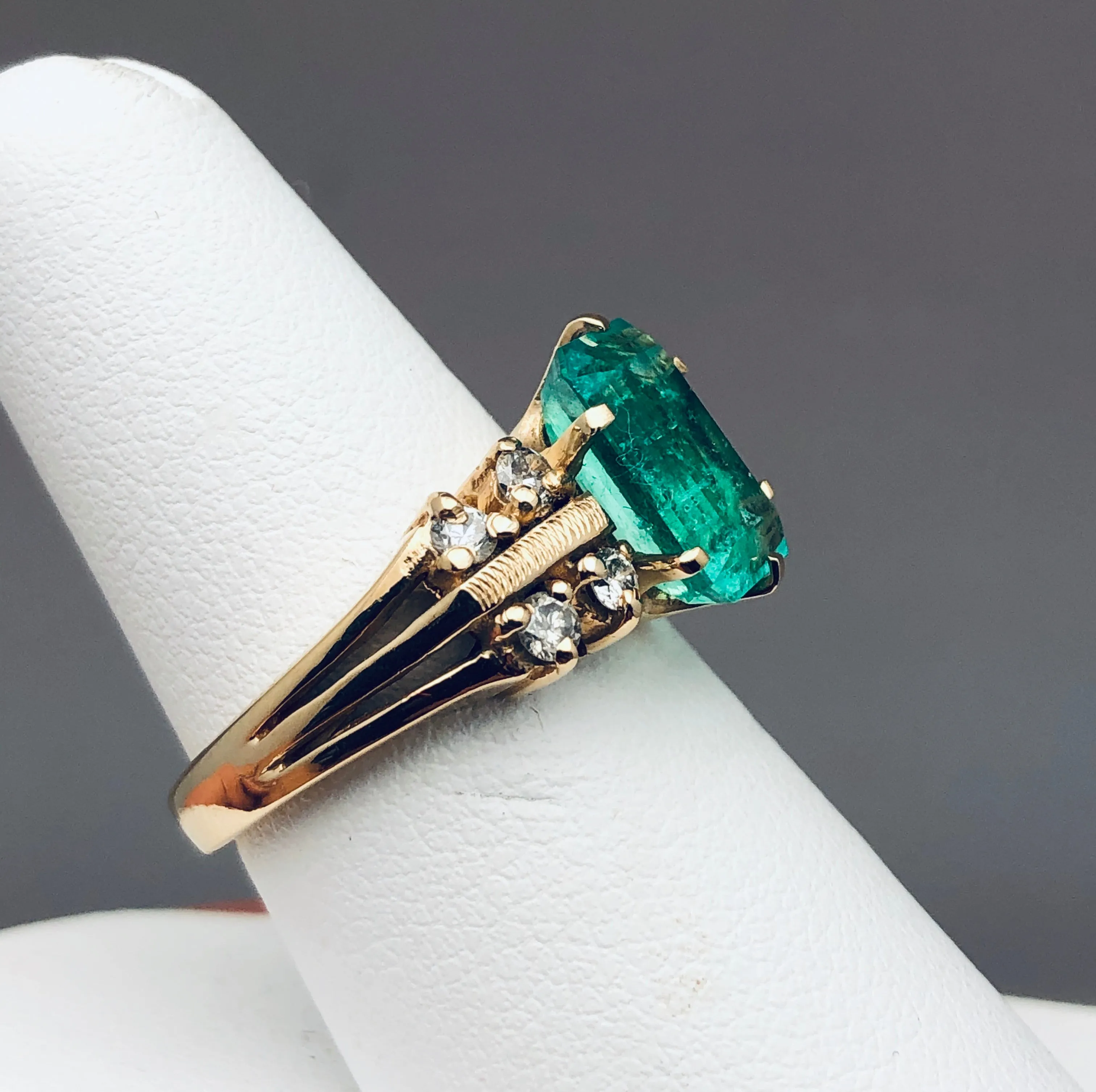 Columbian Emerald Diamond Ring 14K