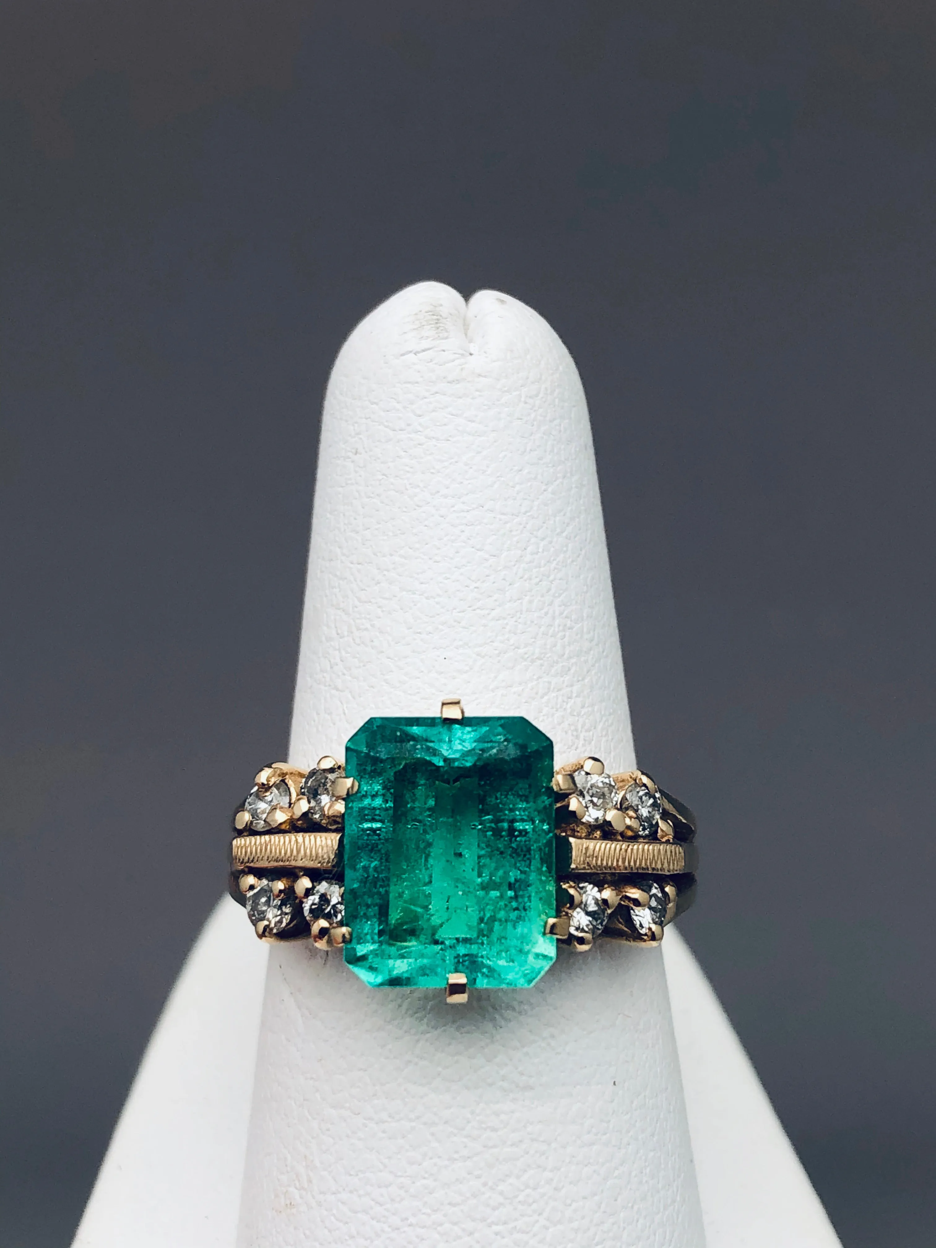 Columbian Emerald Diamond Ring 14K