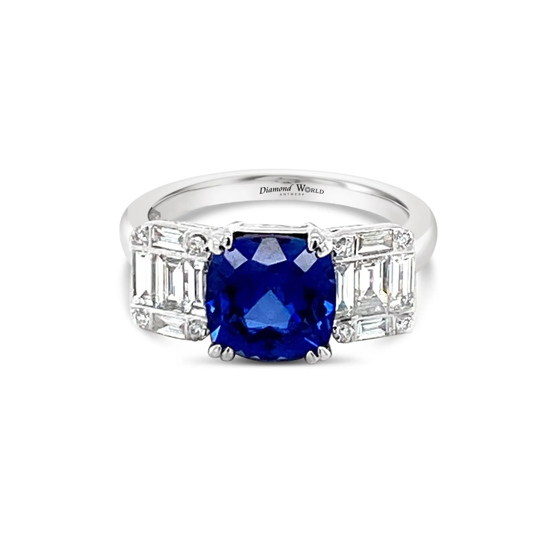 Cushion cut Sapphire & Diamonds "jennifer" Ring