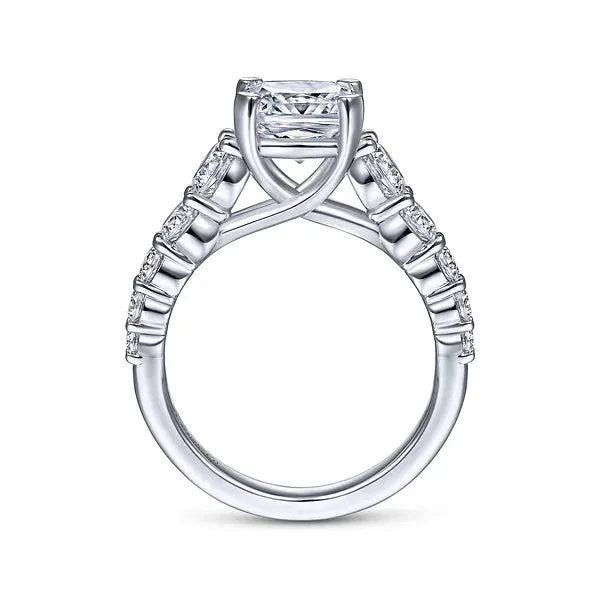 Cushion Cut Straight Style Engagement Ring Mounting