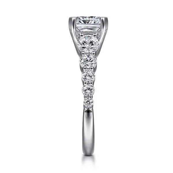 Cushion Cut Straight Style Engagement Ring Mounting