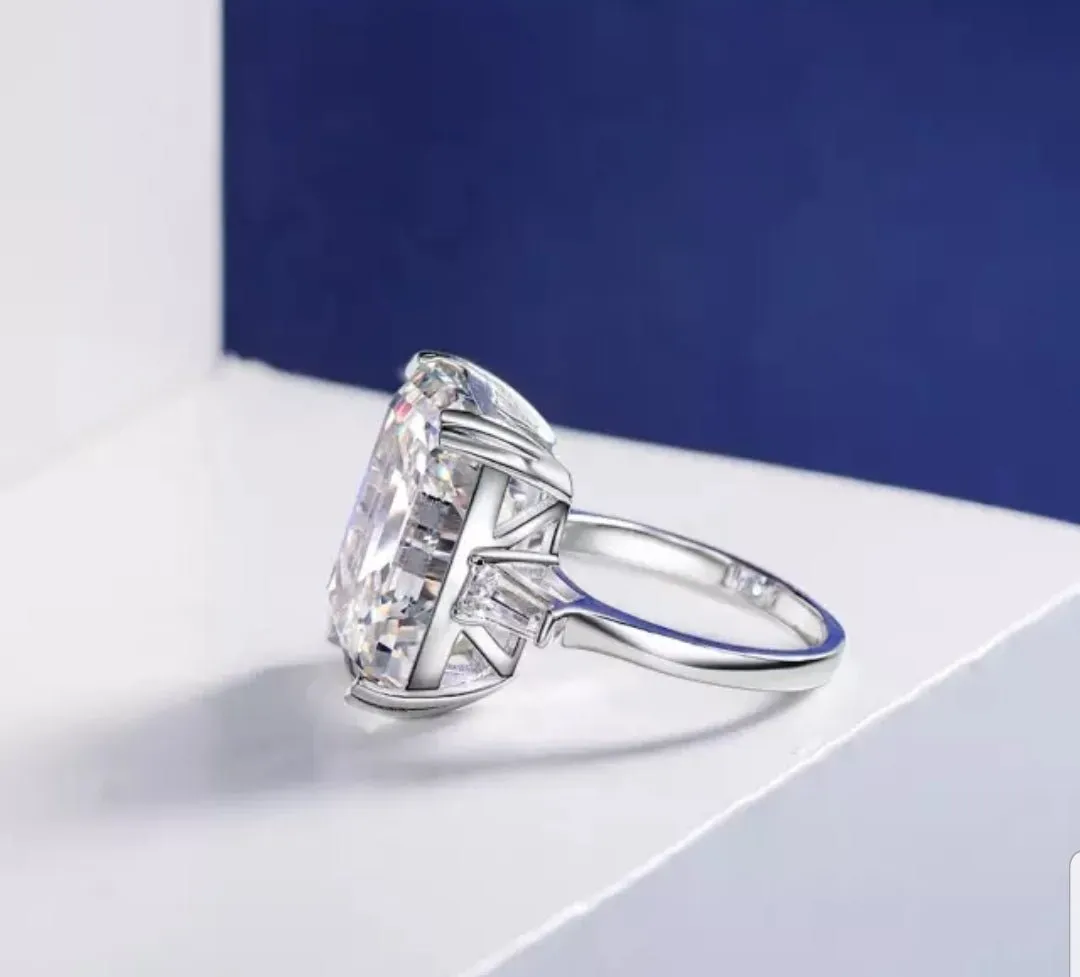 Emerald Cubic Zirconia Engagement Ring. 800R1337
