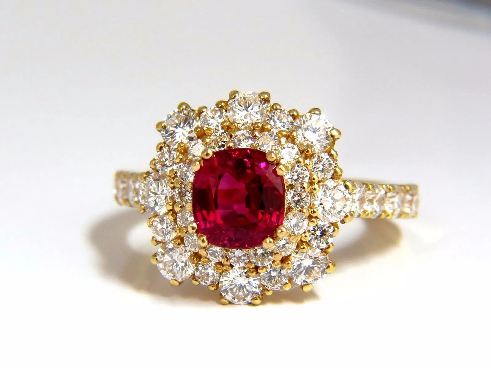 GIA Certified 3.24ct red origin ruby diamonds ring 18kt cocktail petite