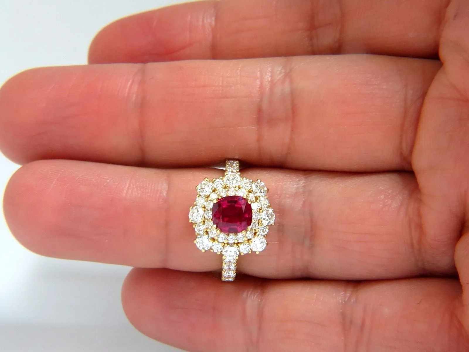 GIA Certified 3.24ct red origin ruby diamonds ring 18kt cocktail petite