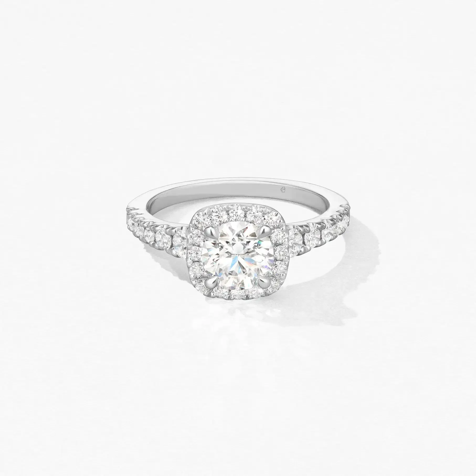 Hearts on Fire Transcend Premier Custom Halo Engagement Ring