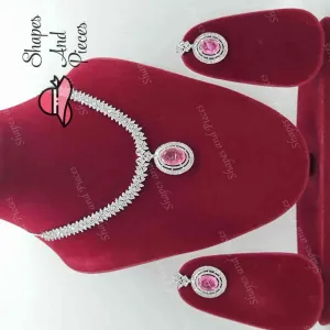 Isla Necklace Set