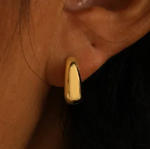 Medium Teardrop Huggie Hoops