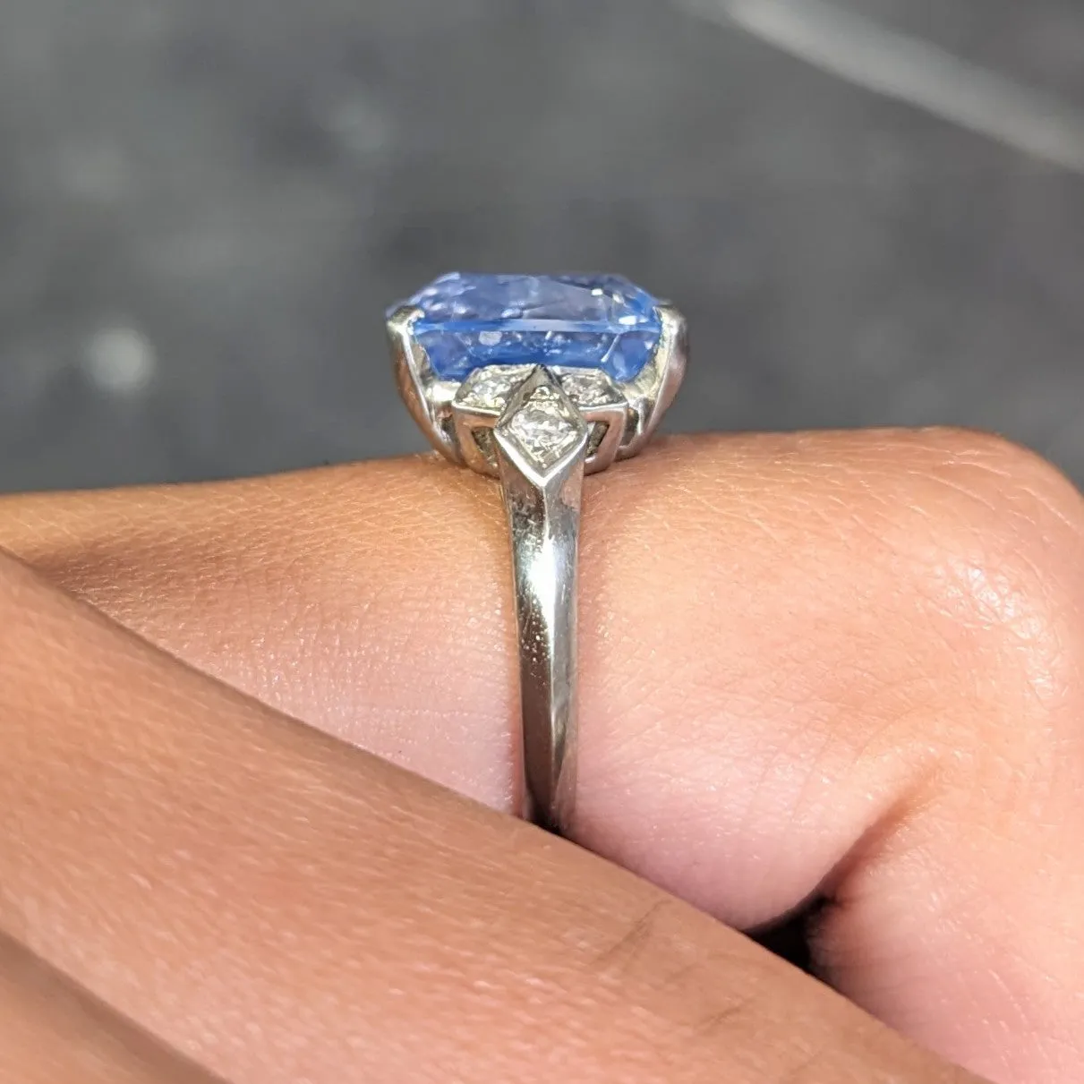 Mid-Century 6.60 CTW No Heat Ceylon Sapphire 18 Karat Gold Vintage Ring GIA