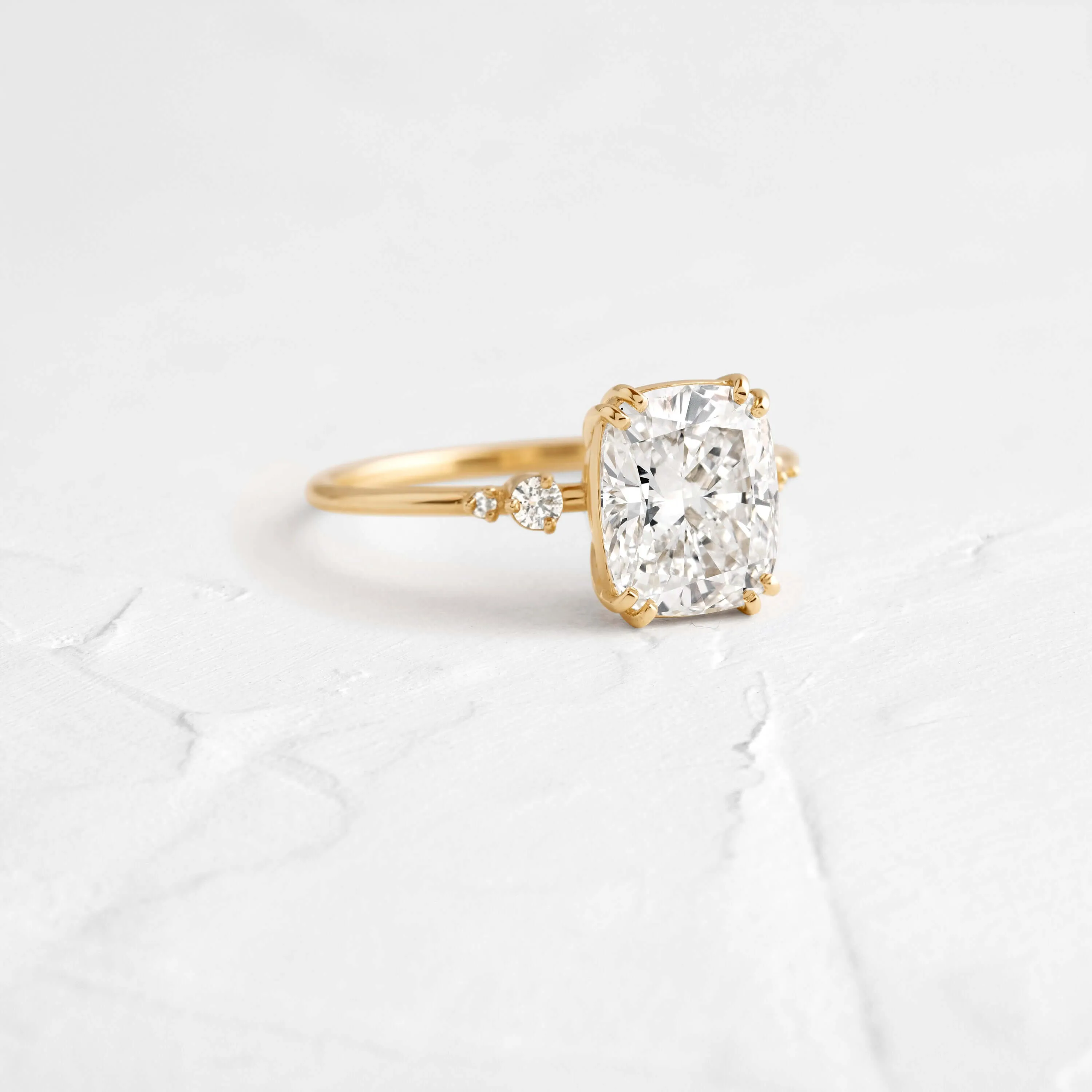 Pictorial Ring, Cushion Cut