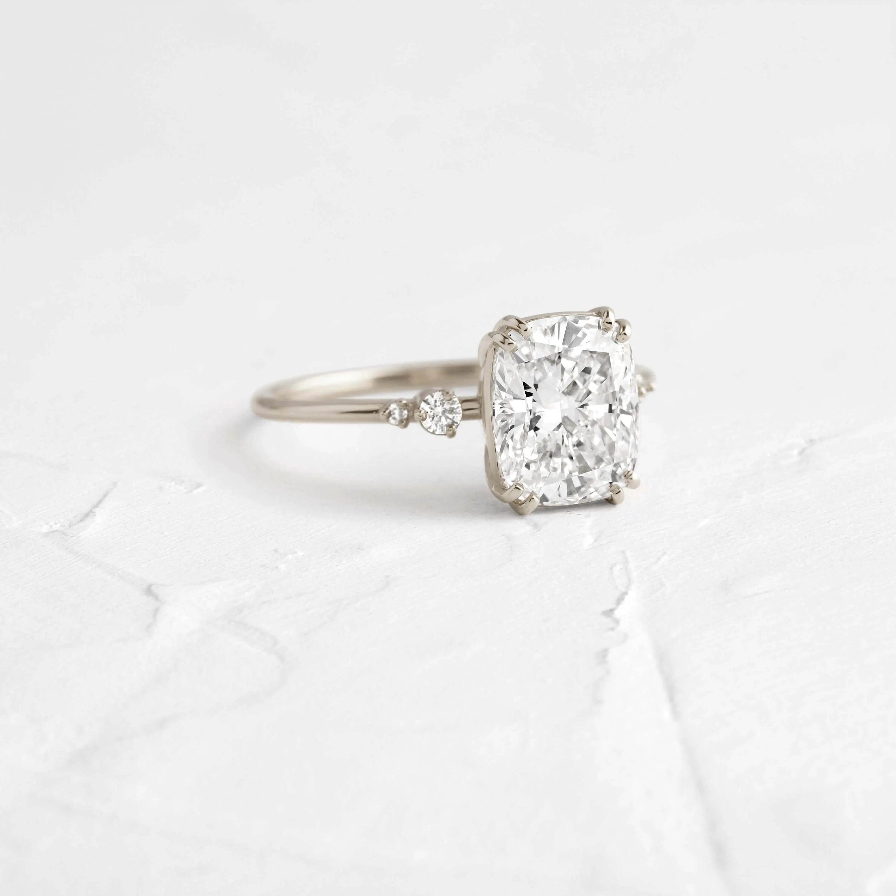Pictorial Ring, Cushion Cut