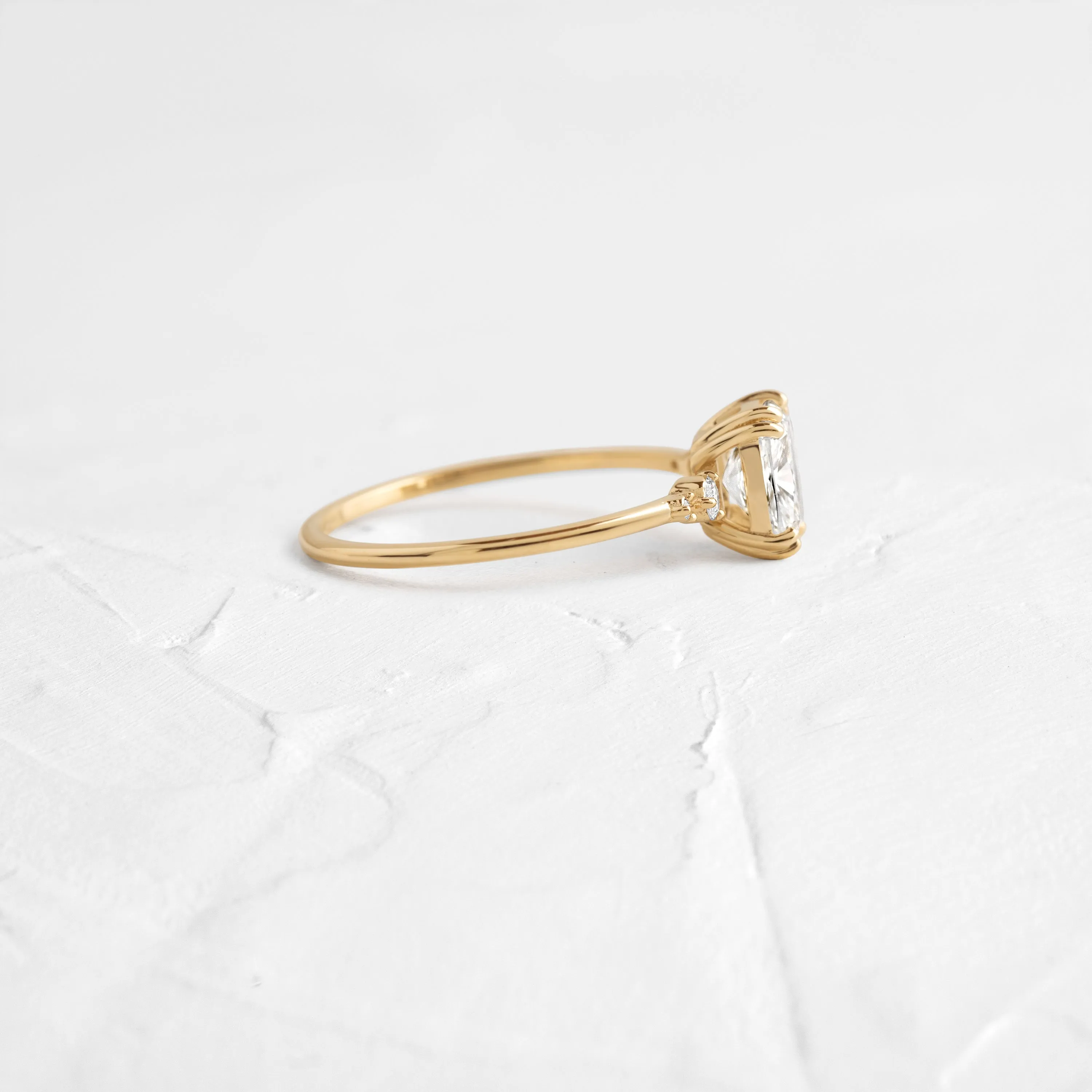 Pictorial Ring, Cushion Cut