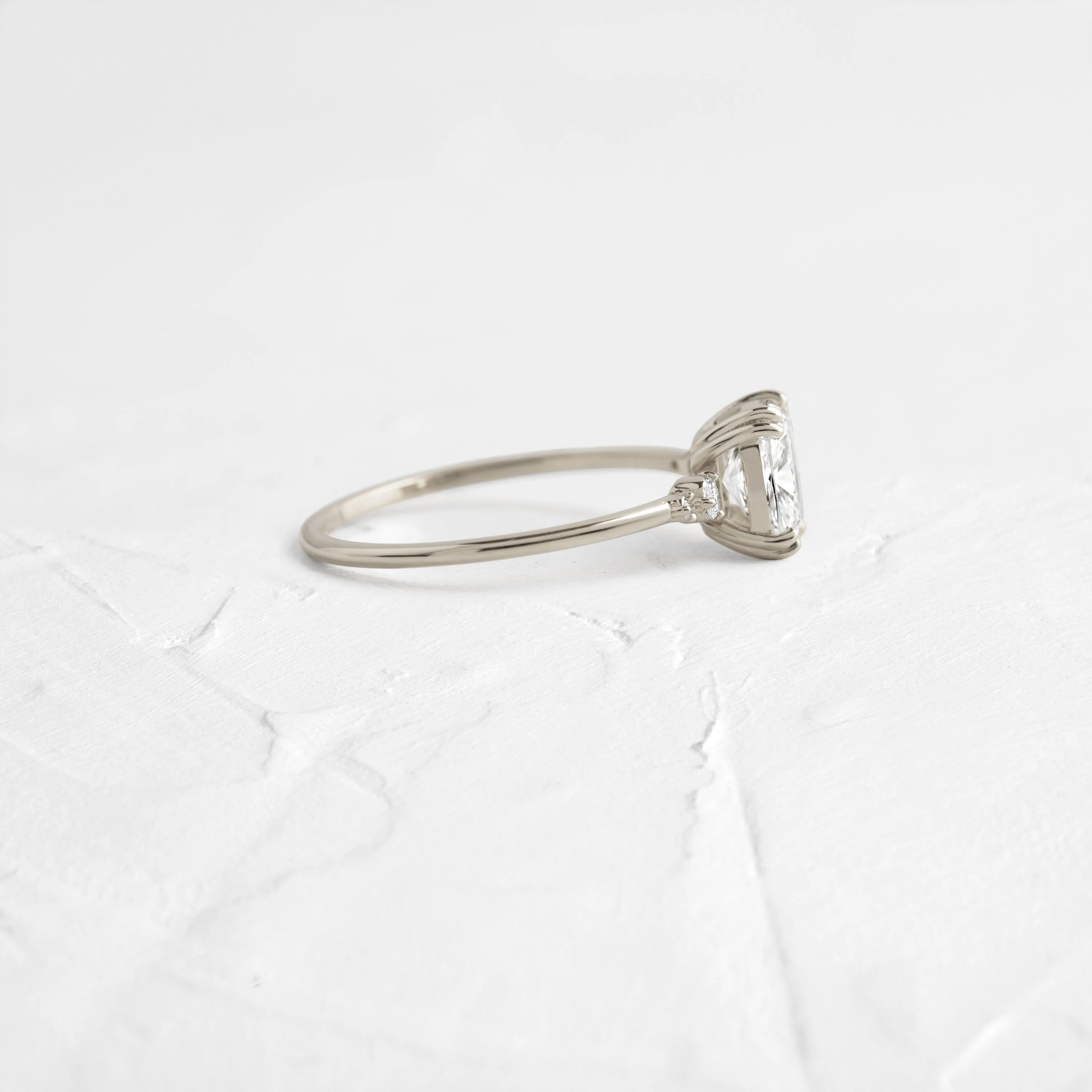 Pictorial Ring, Cushion Cut