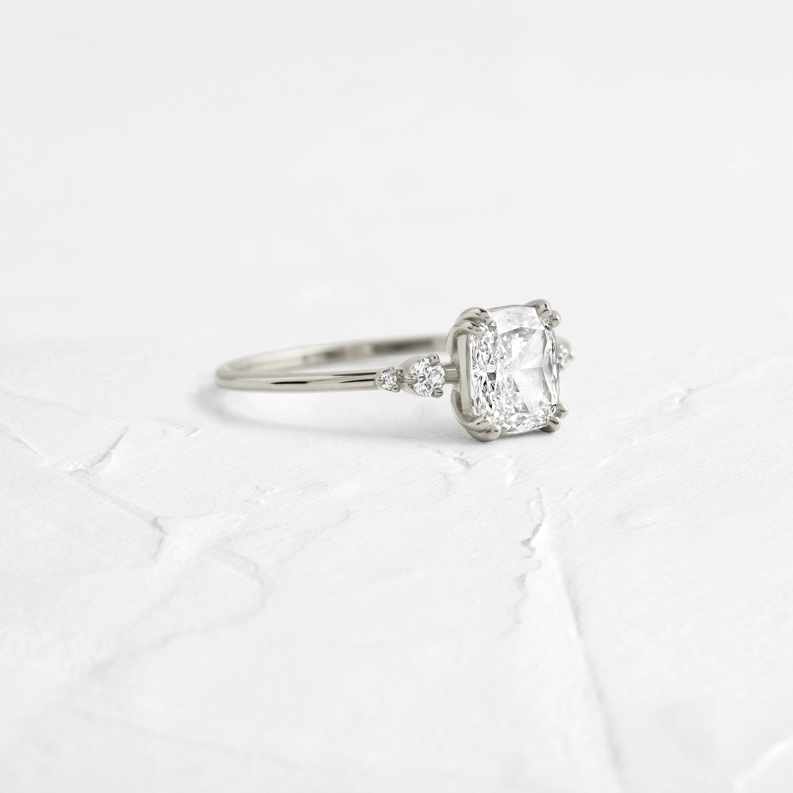 Pictorial Ring, Cushion Cut