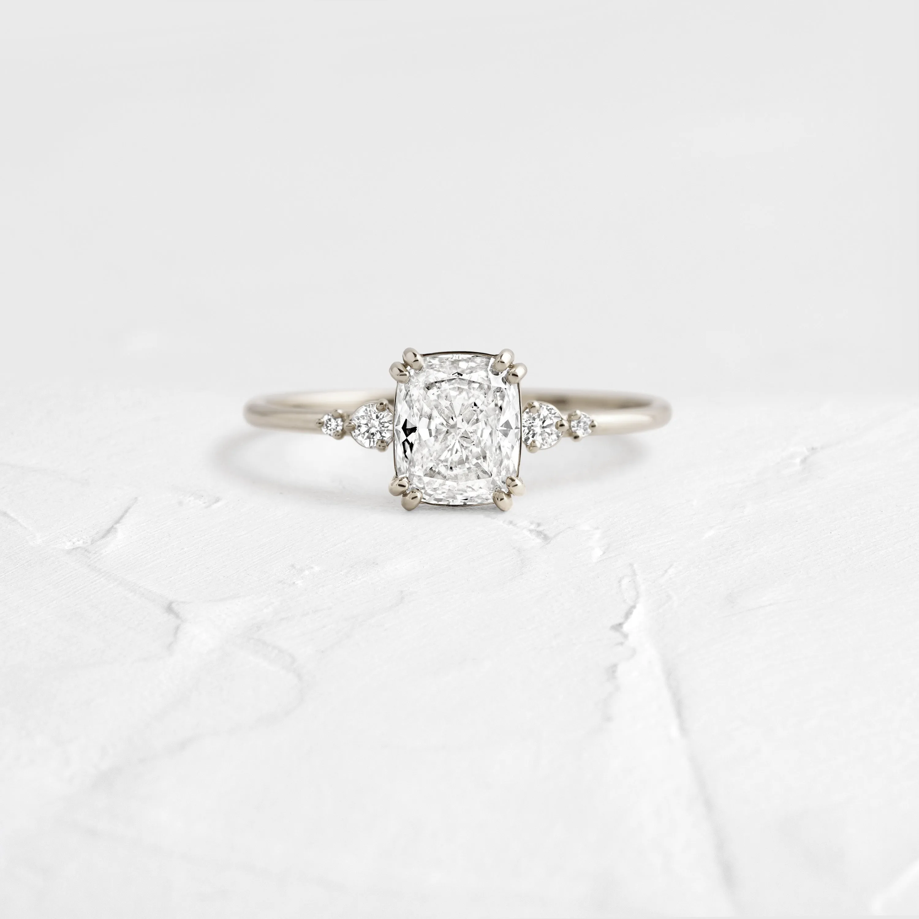 Pictorial Ring, Cushion Cut