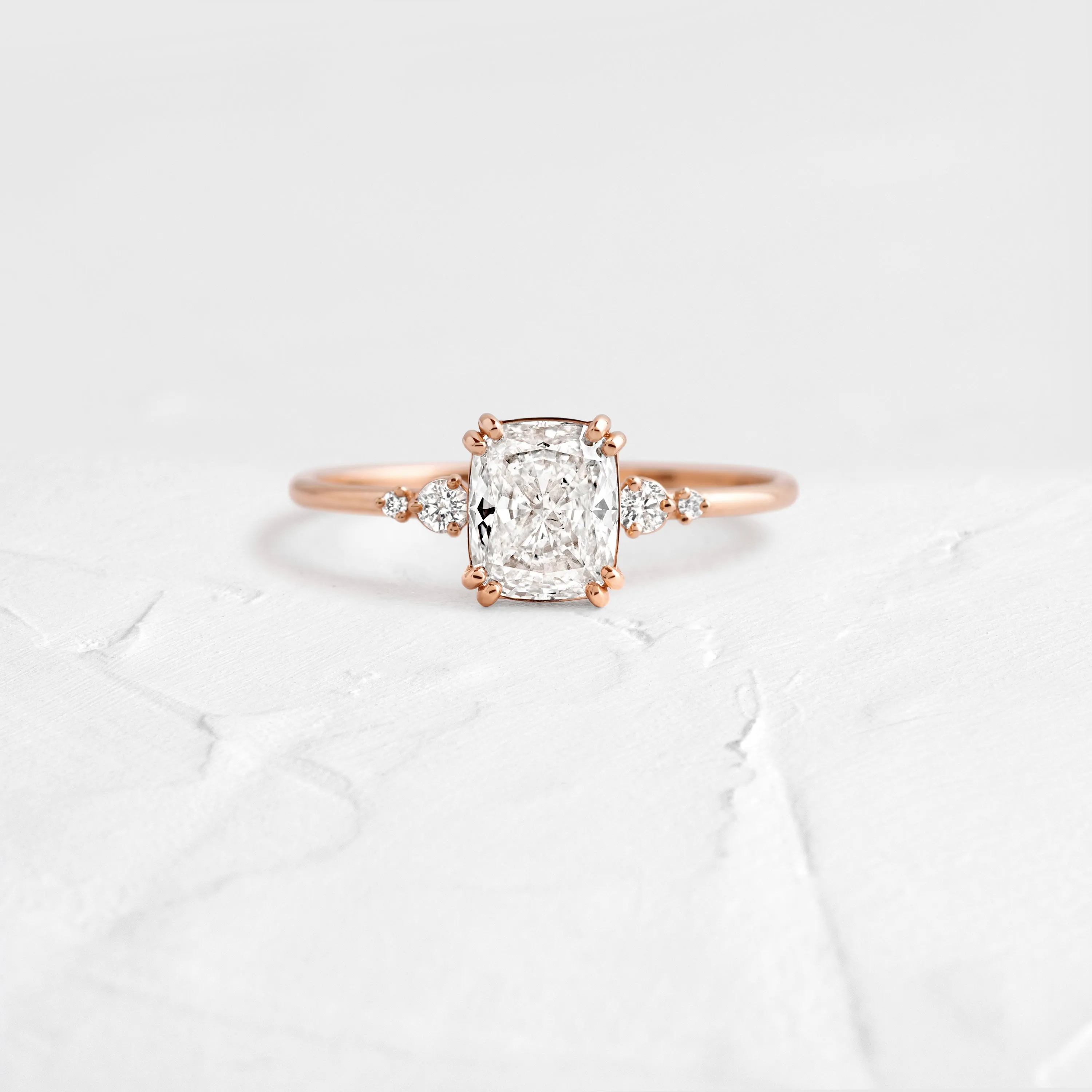 Pictorial Ring, Cushion Cut