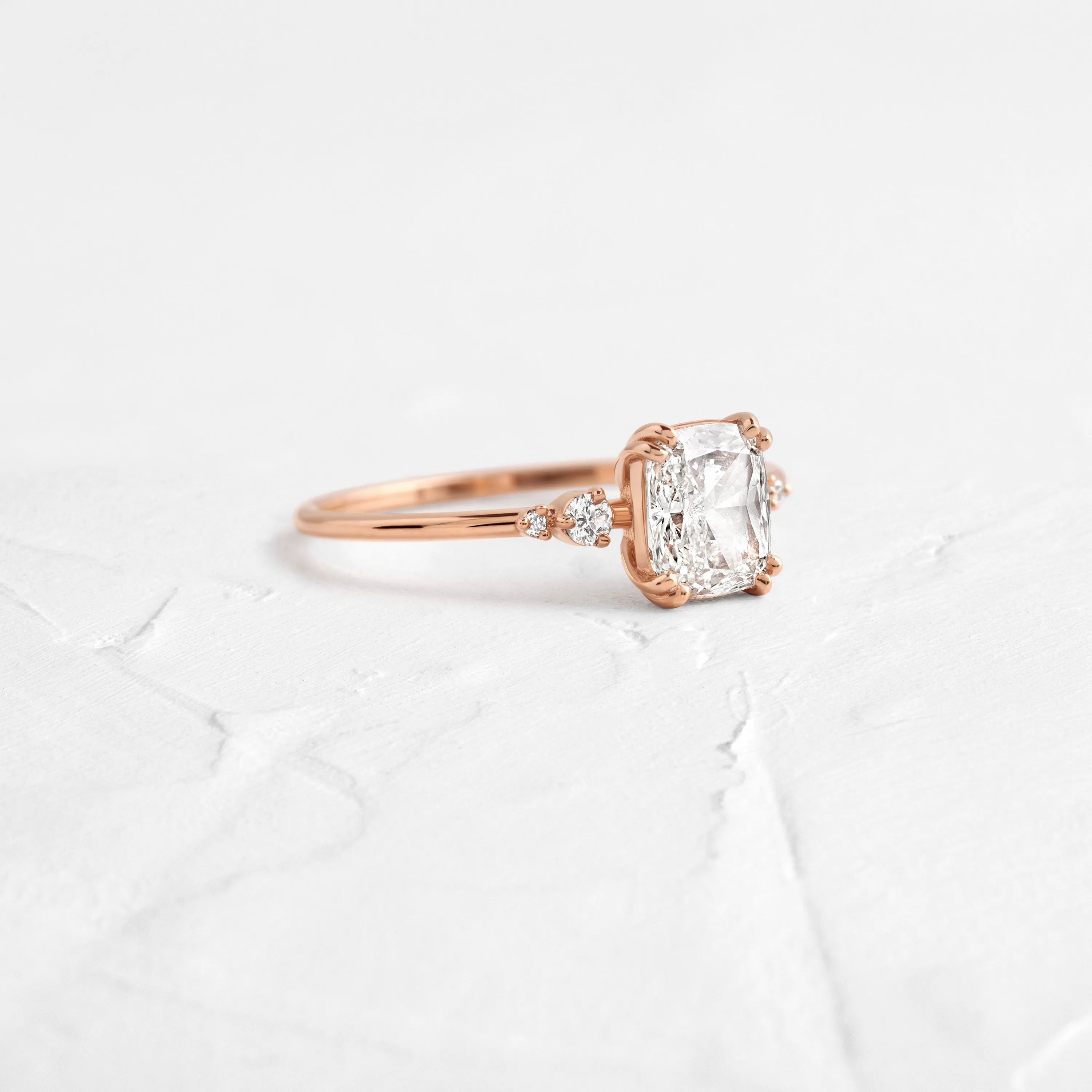 Pictorial Ring, Cushion Cut
