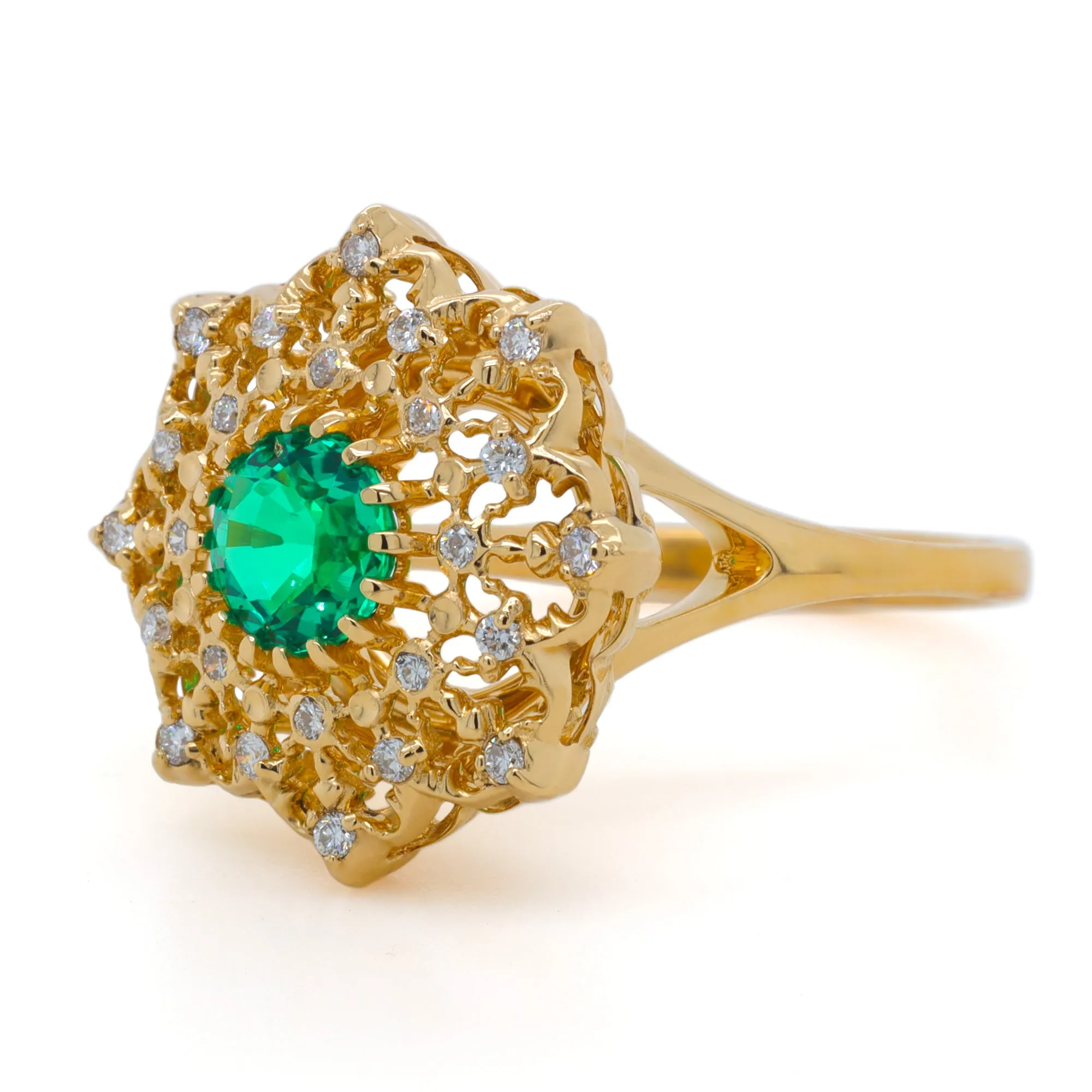 "Diamond Lace" Ring with Emerald in 18K Yellow Gold