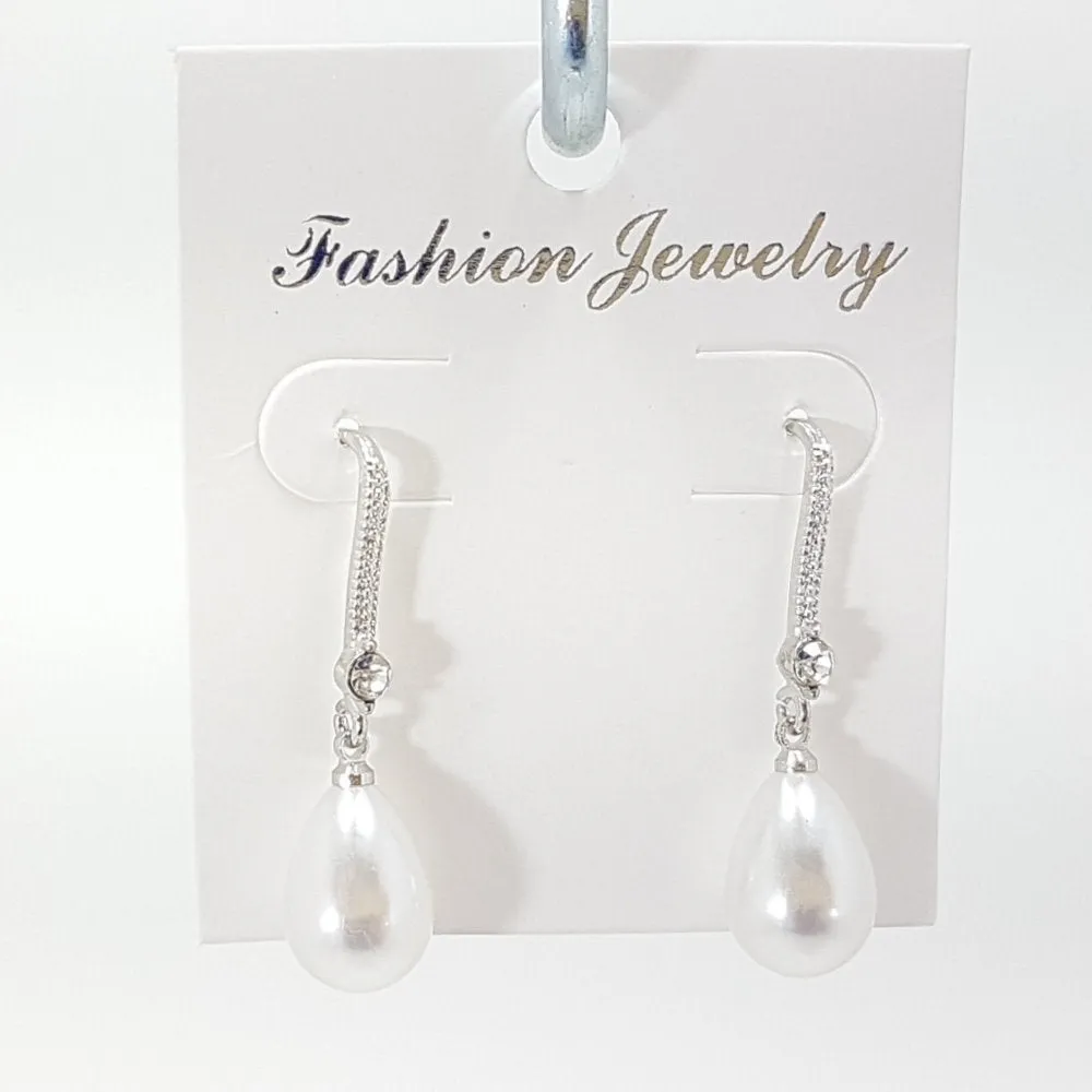 Rosy Lane Beautiful Teardrop Pearl Zircon Earrings