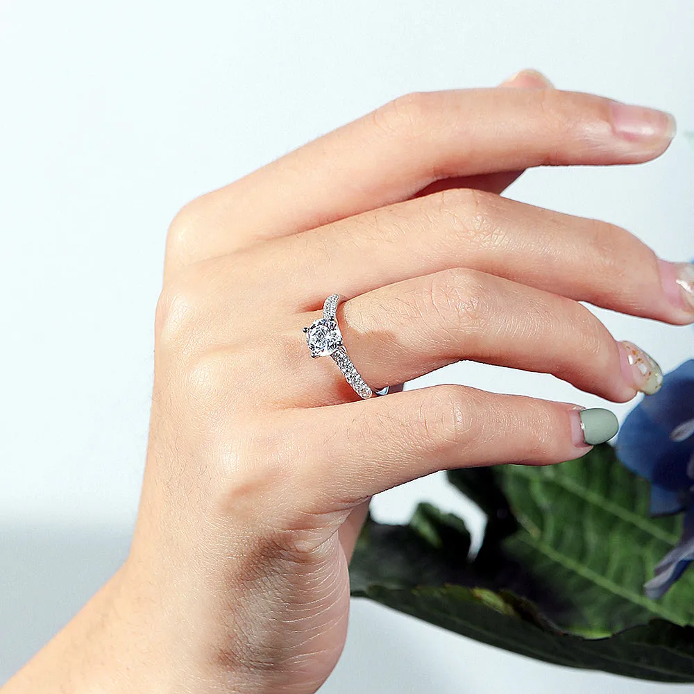 Round Cut Lab-Grown Diamond Engagement Ring