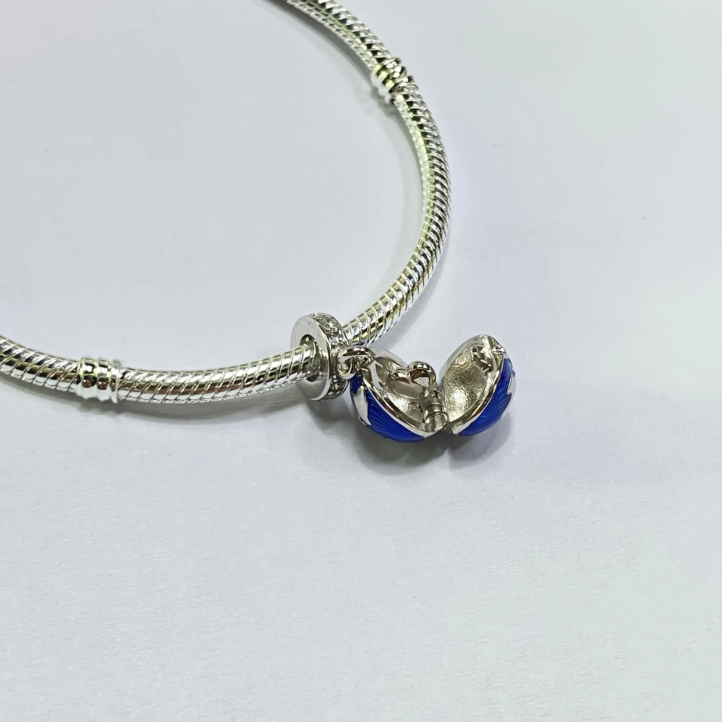 Snake Pattern Bracelet & Silver Earth Pendant Necklace Set