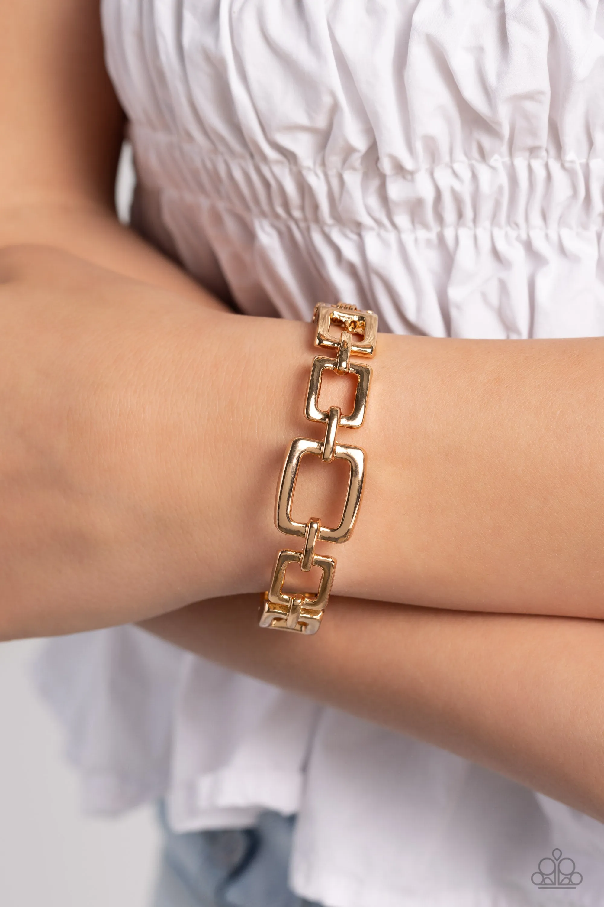 Square Inch - Gold - Chain Link Paparazzi Hinge Bracelet