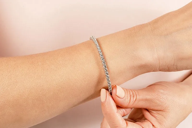 Stylish Sweetheart Bangle Diamond Bracelet with 2.88 ct.(finished) 3.1mm