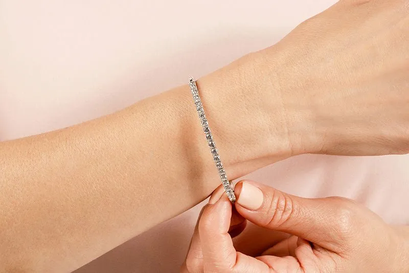 Stylish Sweetheart Bangle Diamond Bracelet with 2.88 ct.(finished) 3.1mm