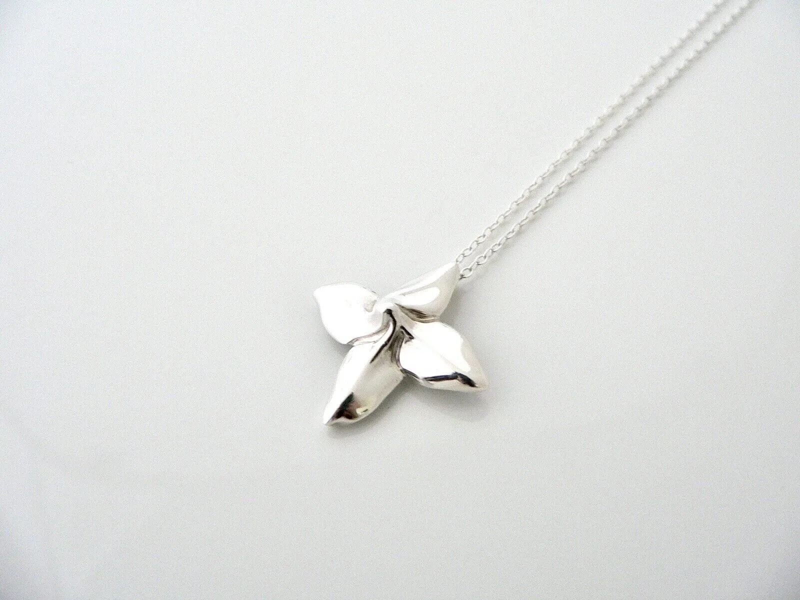 Tiffany & Co Flower Petal Necklace Pendant Charm Gift Love Silver Chain Birthday