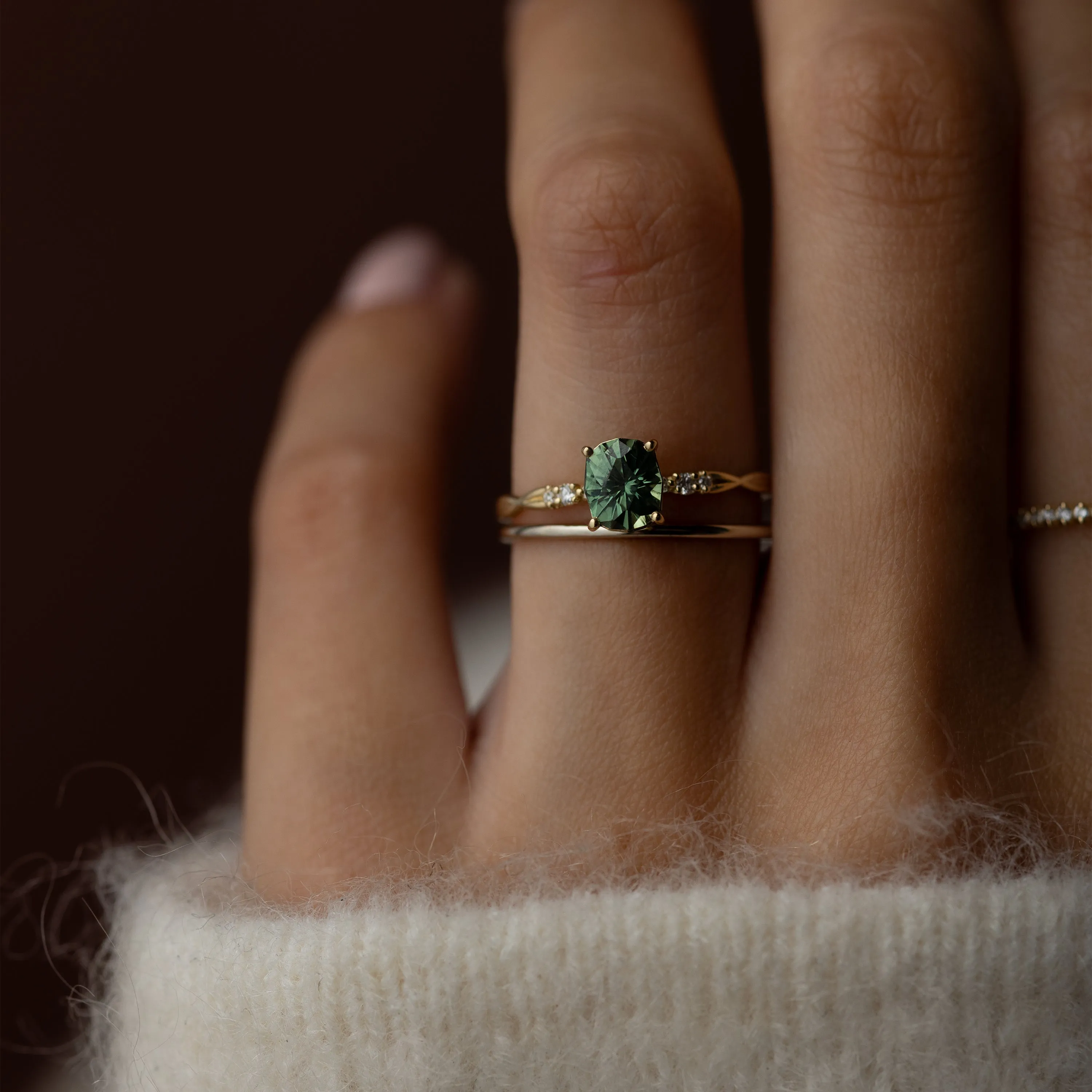 Trestle Ring, 0.91ct. Yellowish Green Thai Sapphire