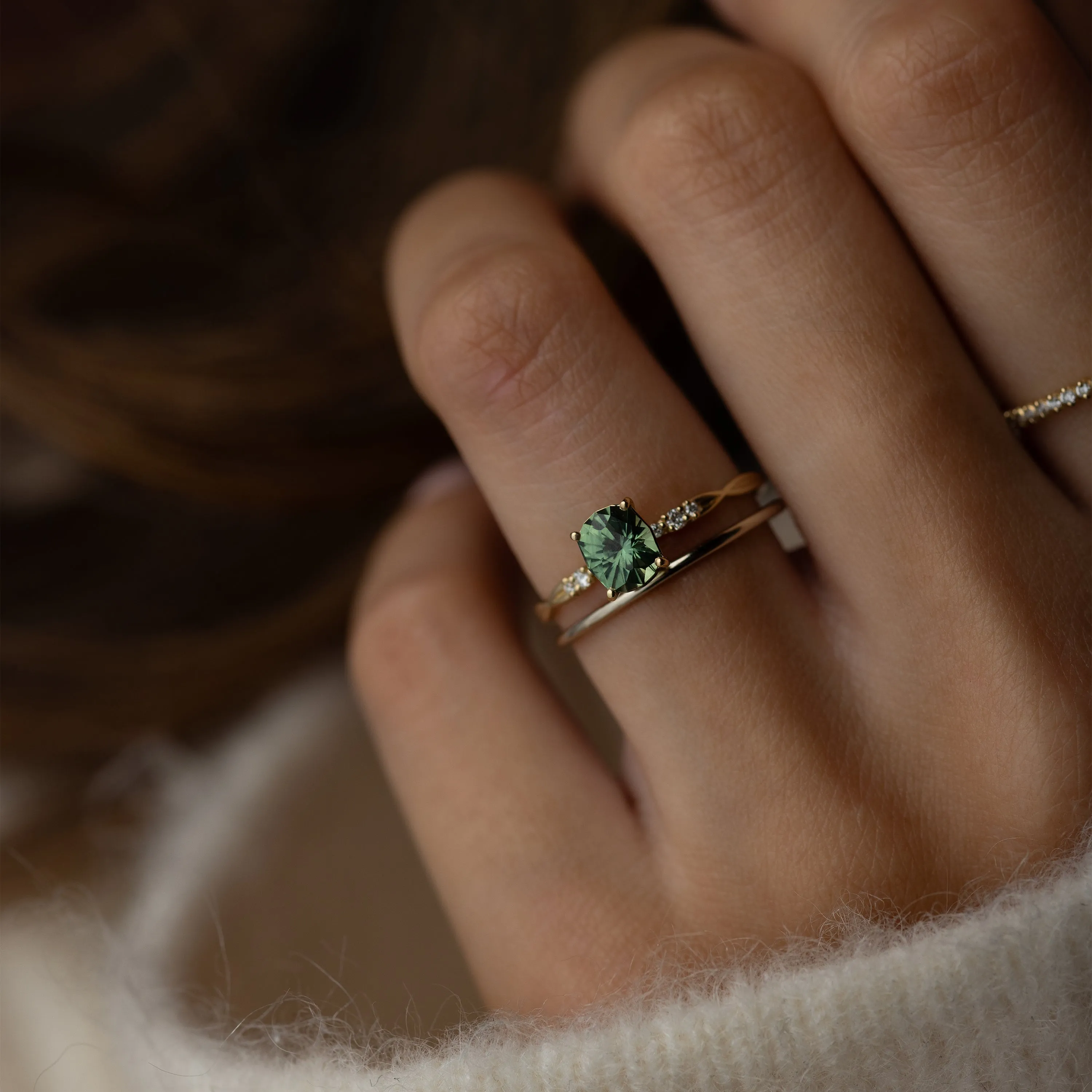 Trestle Ring, 0.91ct. Yellowish Green Thai Sapphire