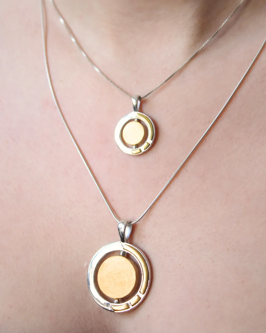 Urú Small Pendant & Chain