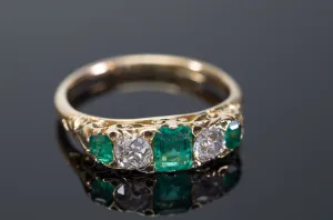 VICTORIAN EMERALD AND OLD MINE CUT DIAMOND BAND IN 18K GOLD
