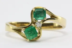 Vintage 18K Gold 1/2 Emerald & Diamond Ring