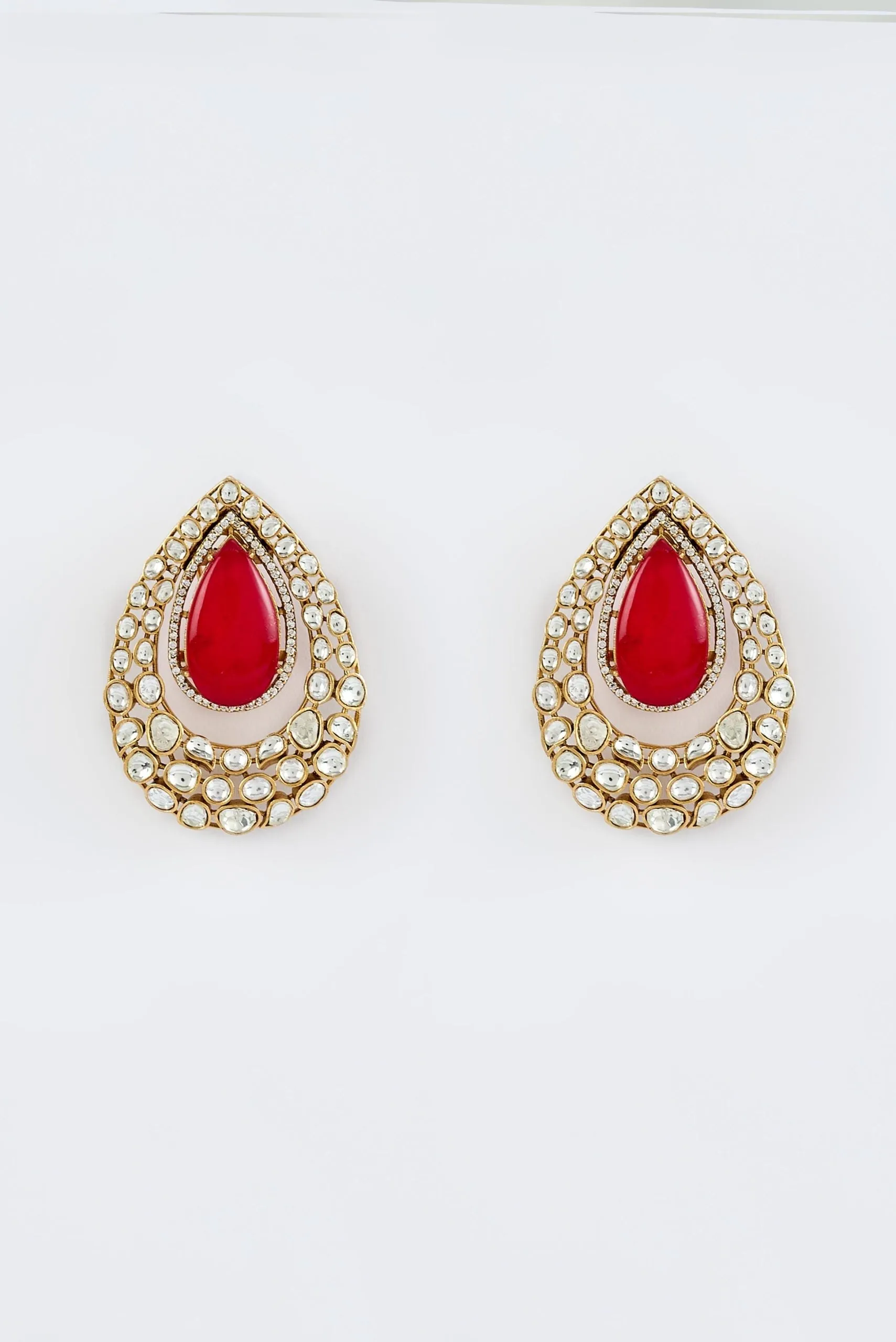 vivinia BY VIDHI MEHRA Antara Gold Plated Red Womens Kundan, Polki Pair of Stud Earrings (Freesize)